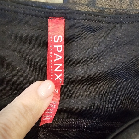 Spanx Faux Leather Leggings Petite M Black High Waist Shaping Pants - Picture 5 of 7